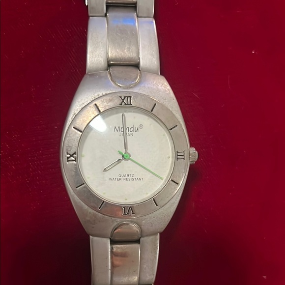 Mindu Silver Quartz Watch - Picture 3 of 6